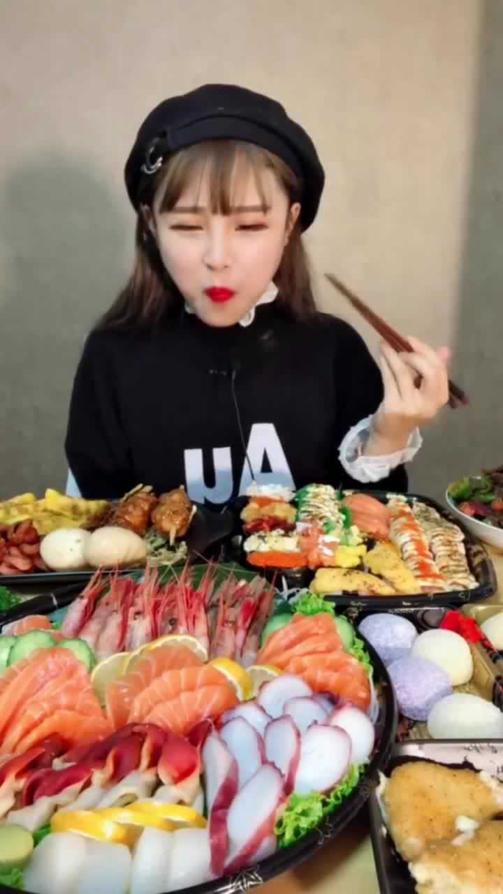 大胃王猫妹妹真是吃播界的小仙女光吃不胖招人恨网友嫉妒了