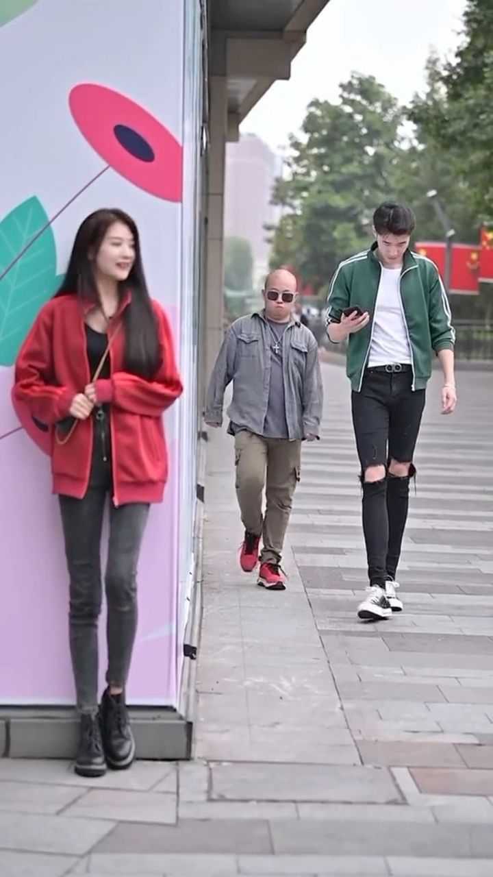 亲错男朋友的尴尬还是个又矮又穷又挫