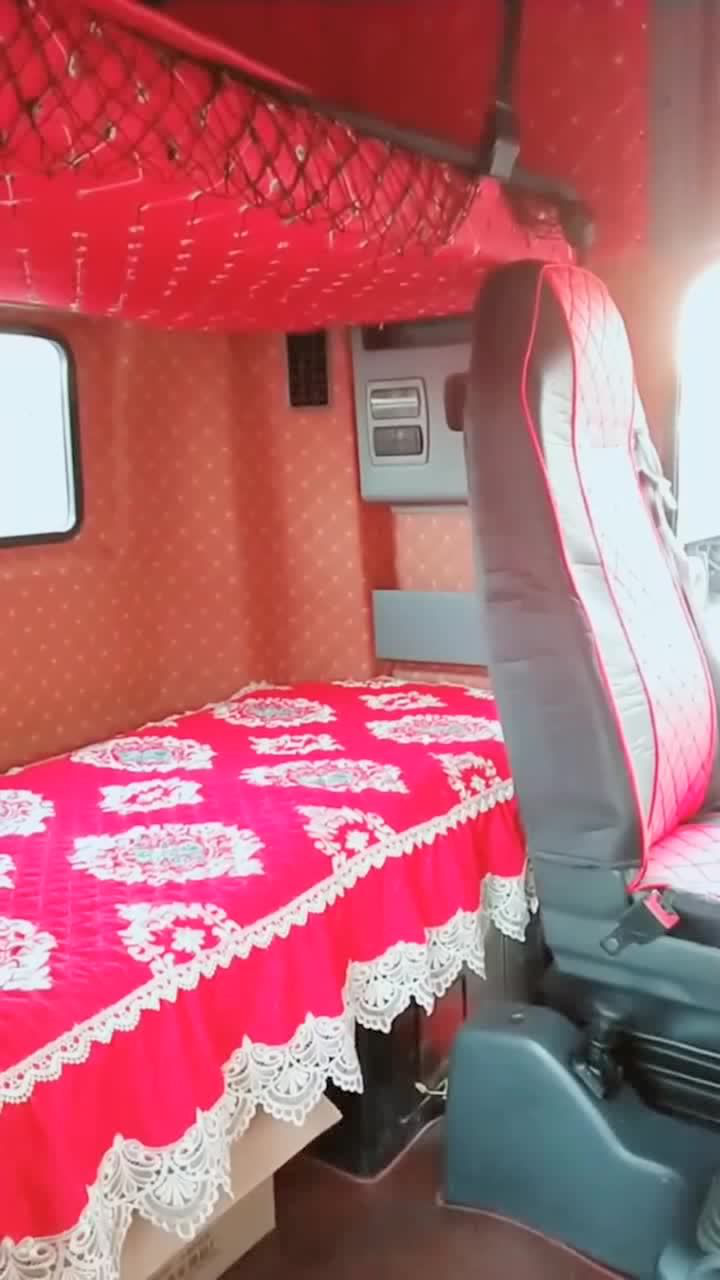 原来大车内饰是这样的这么好看要花多少钱啊