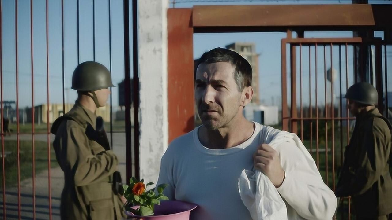 他被单独囚禁十二年,出狱后却成为一国总统!一部乌拉圭历史电影