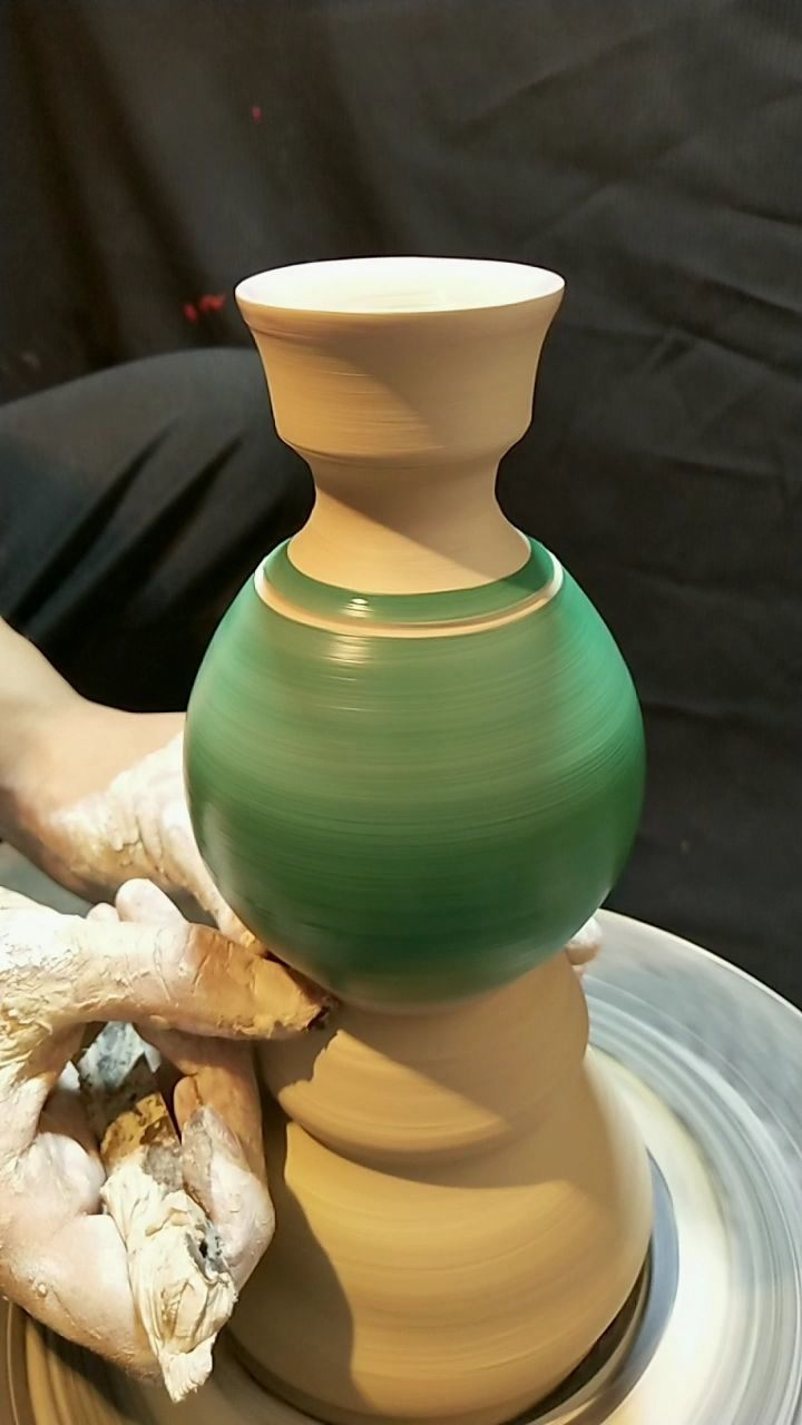 原谅色的一个泥坯