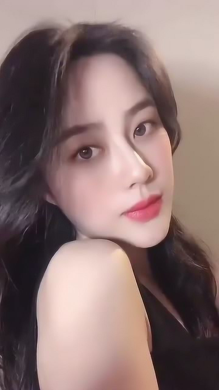 真是个风情万种的大美女眼神如此妩媚迷人网友真漂亮