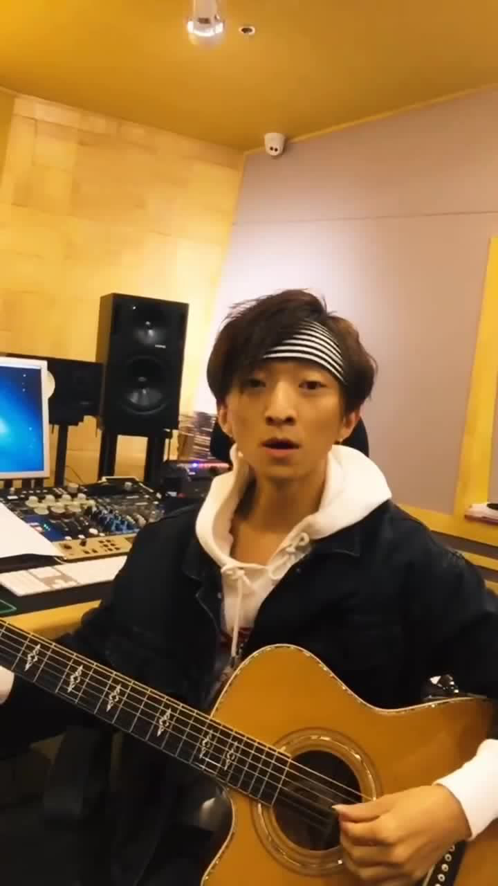 还有人记得快乐男声的贾盛强吗如今再听他唱姐姐,感觉真好