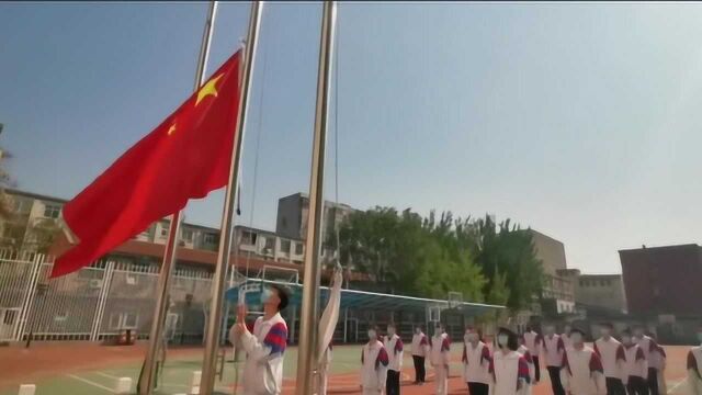 北京宏志中学“开学第一课” 学生与教职工签承诺书 对大考有信心