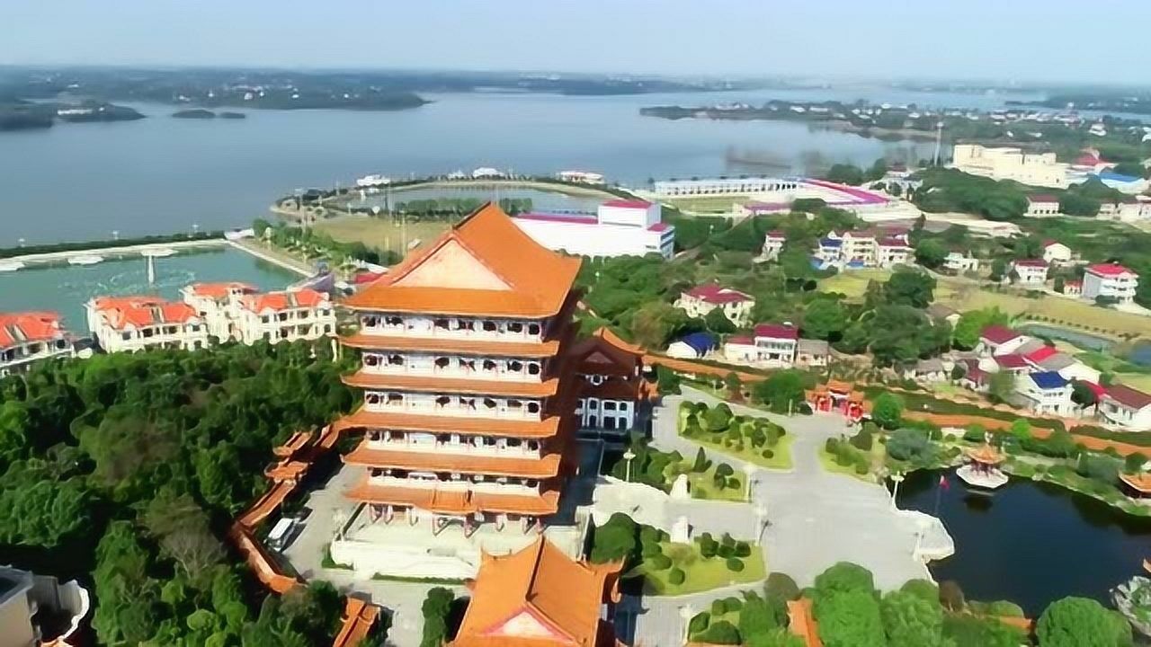 益阳皇家湖生态旅游度假区 用直升机带您俯瞰南洞庭