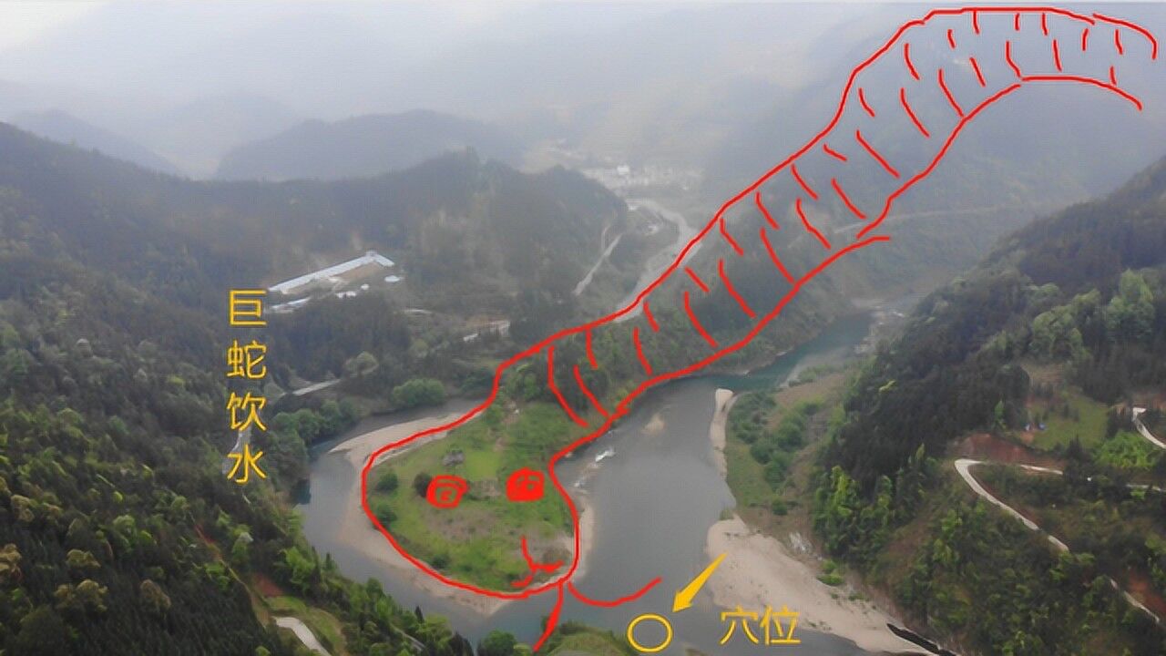 实拍大山里的象鼻搅水之地形如大象鼻子形象生动地形非常罕见