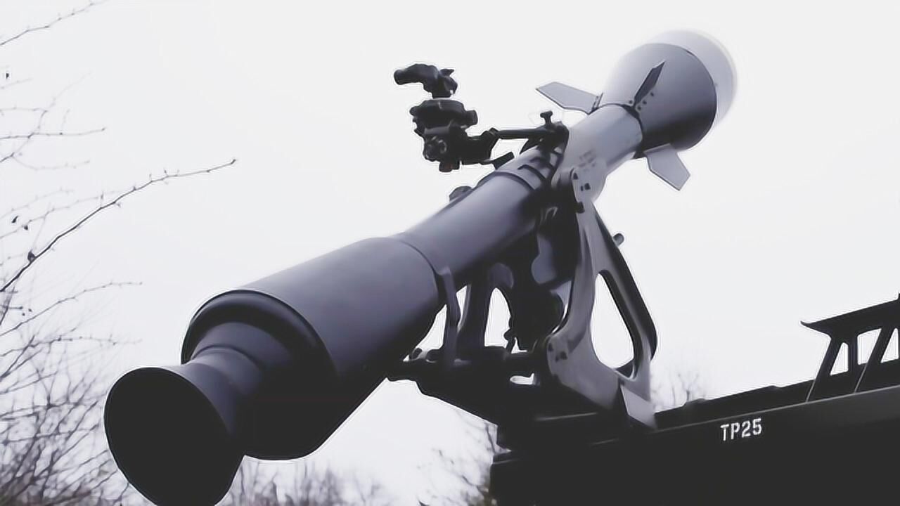 恐怖实拍大卫克罗核弹发射器核弹背着走3个人就能发射