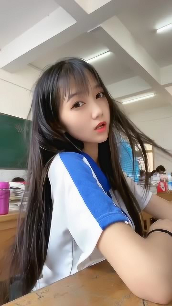 单纯简单又聪明的女生图片