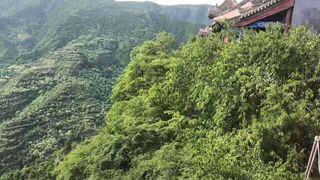 有幸到崆峒山一游,可惜的是没有与导游小姐姐留影