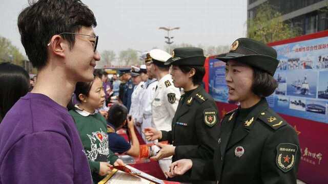 大学生通过直招成为部队士官,但是为什么不受士兵尊重?