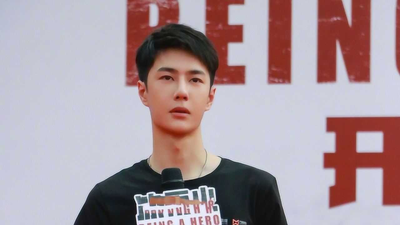 王一博短发飒爽利落