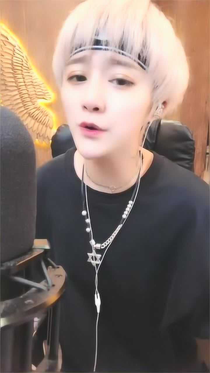 沫哥演唱缘分一道桥,嗓音好适合这首歌啊,让人听得陶醉