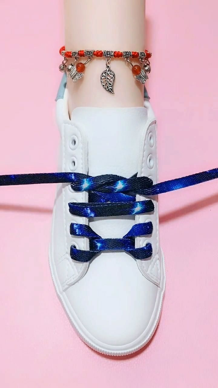 四孔鞋带系法的教程来了,喜欢的跟着我学习一下吧!