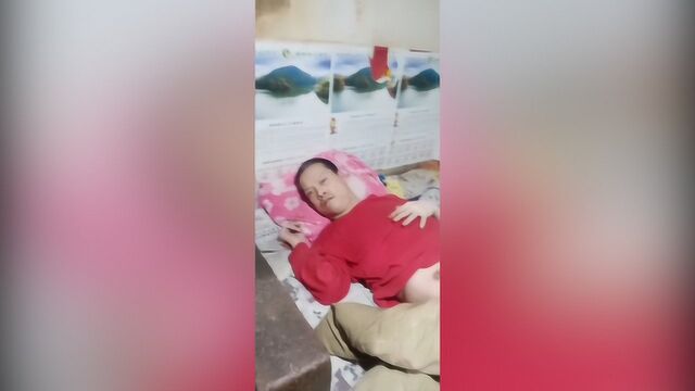 男子瘫痪七年,更换残疾证被要求必须本人到场:不换证补贴就没了