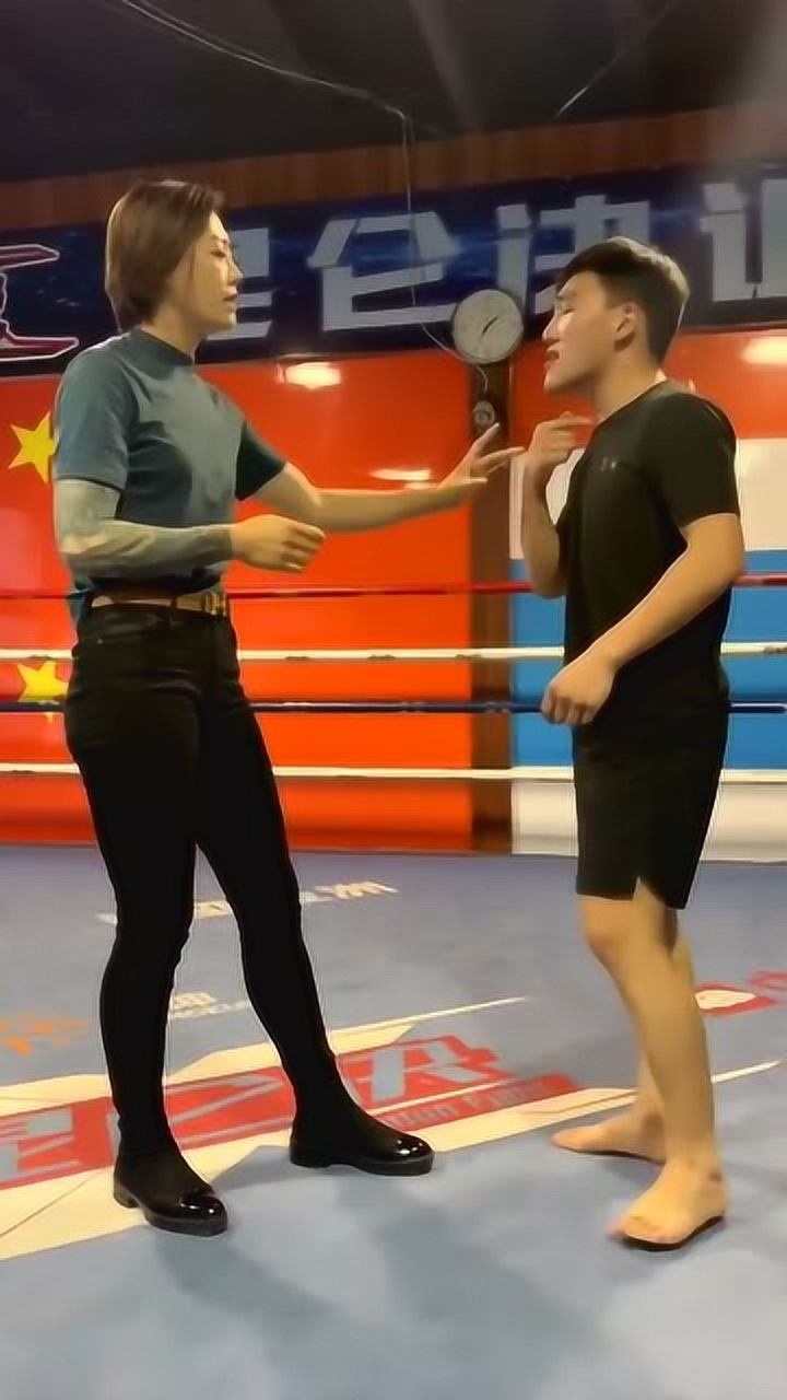 女子防身术被锁喉如何反制对方这种体格的妹子太可怕