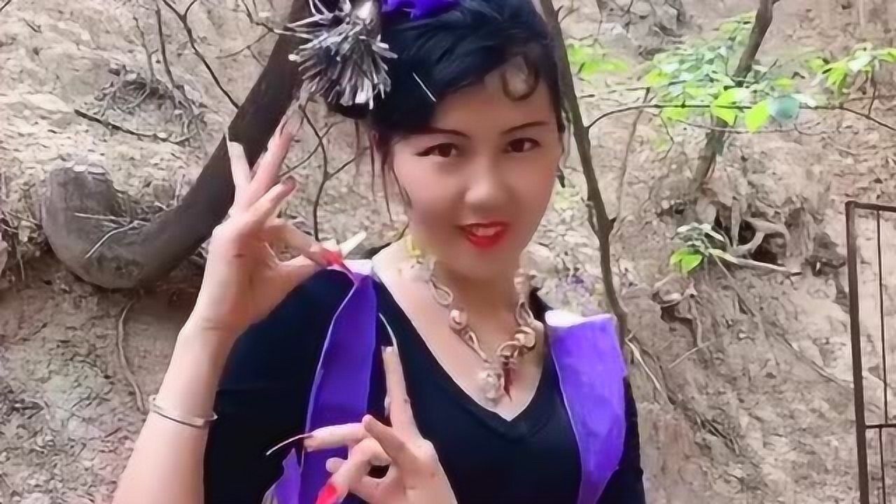 表姐模仿了西游记"黑狐精",舞姿动作妖娆妩媚,唐僧看到都会吓晕!