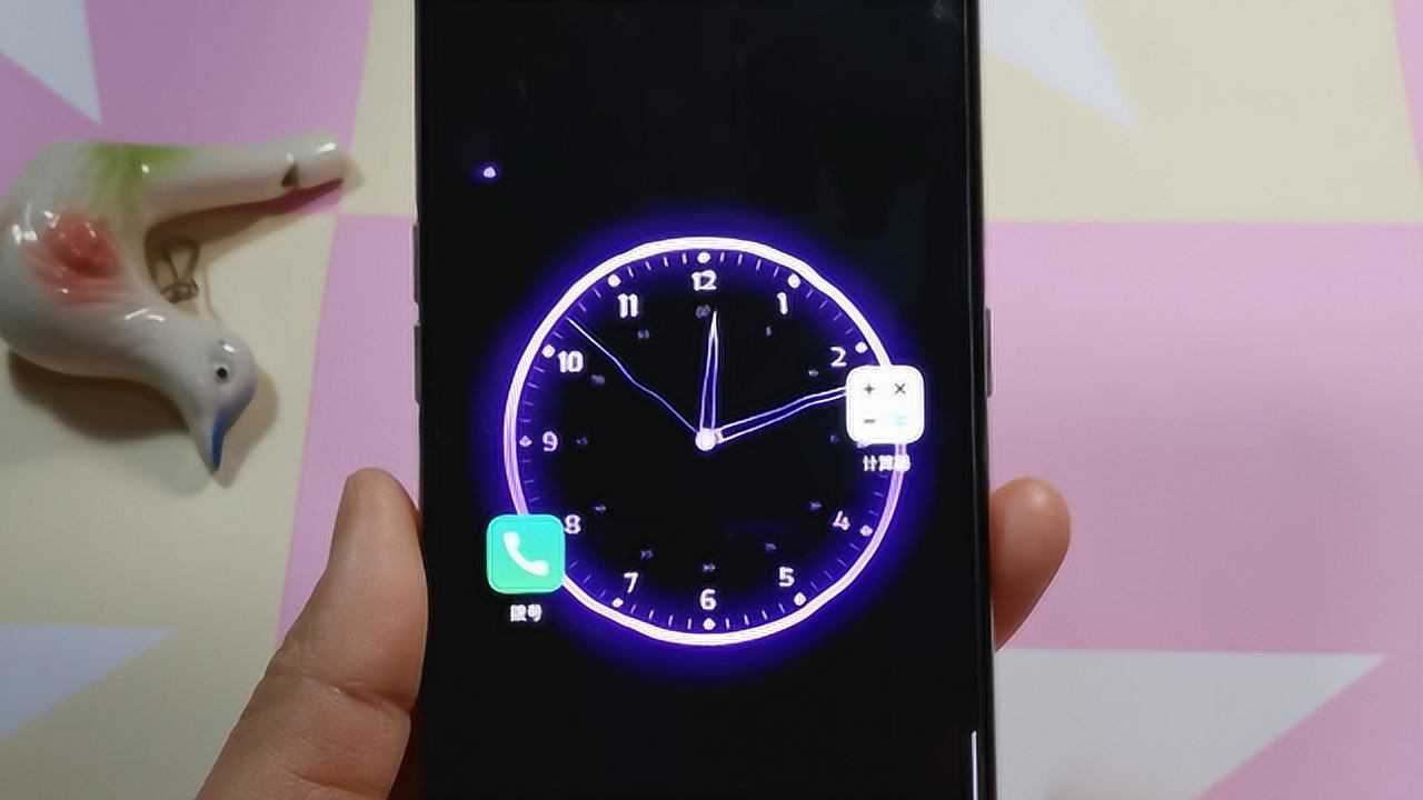 手机设置炫酷的水滴时钟桌面触碰会有水波和荧光的特效