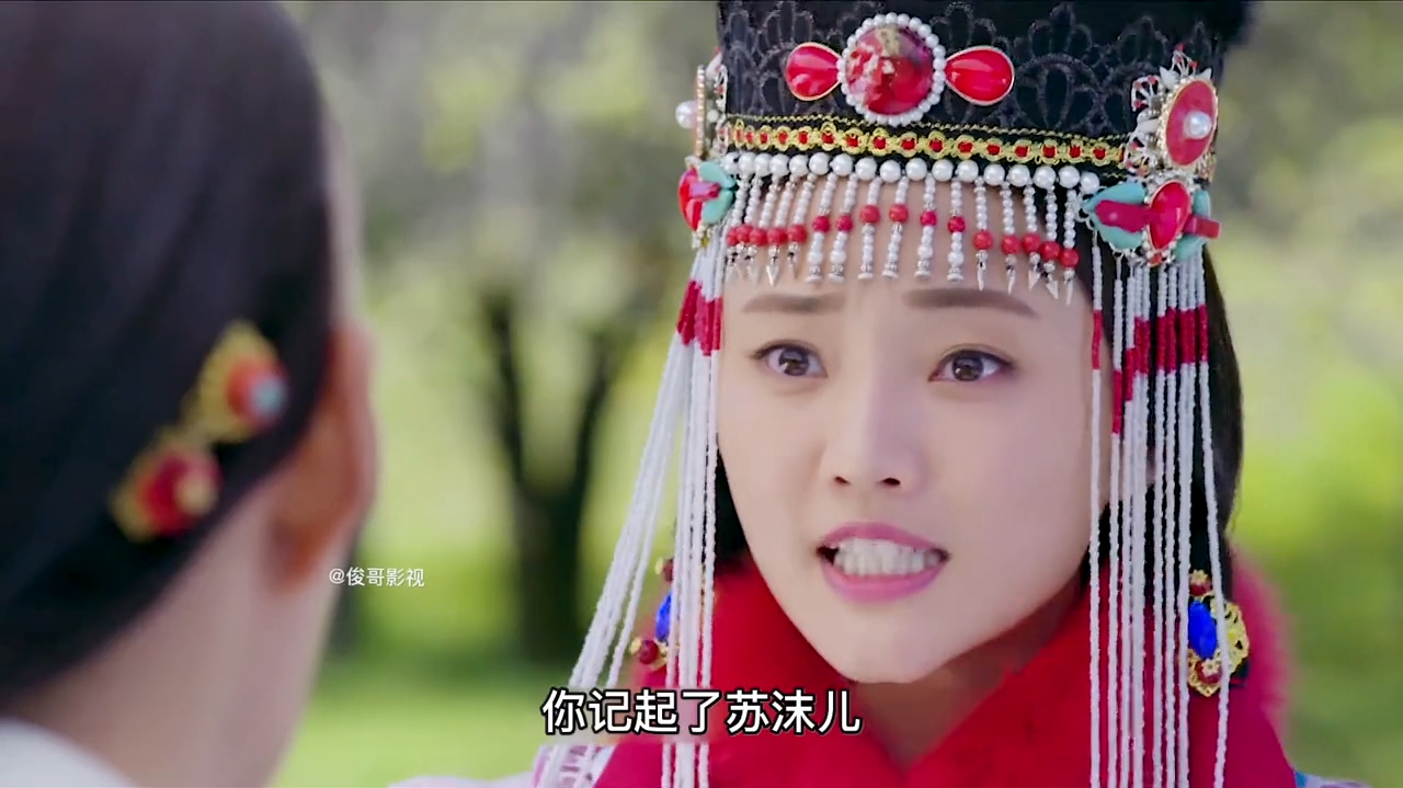 苏茉儿传奇:女人仗着自己格格的身份,竟和丫鬟抢男人,谁知男人却喜欢