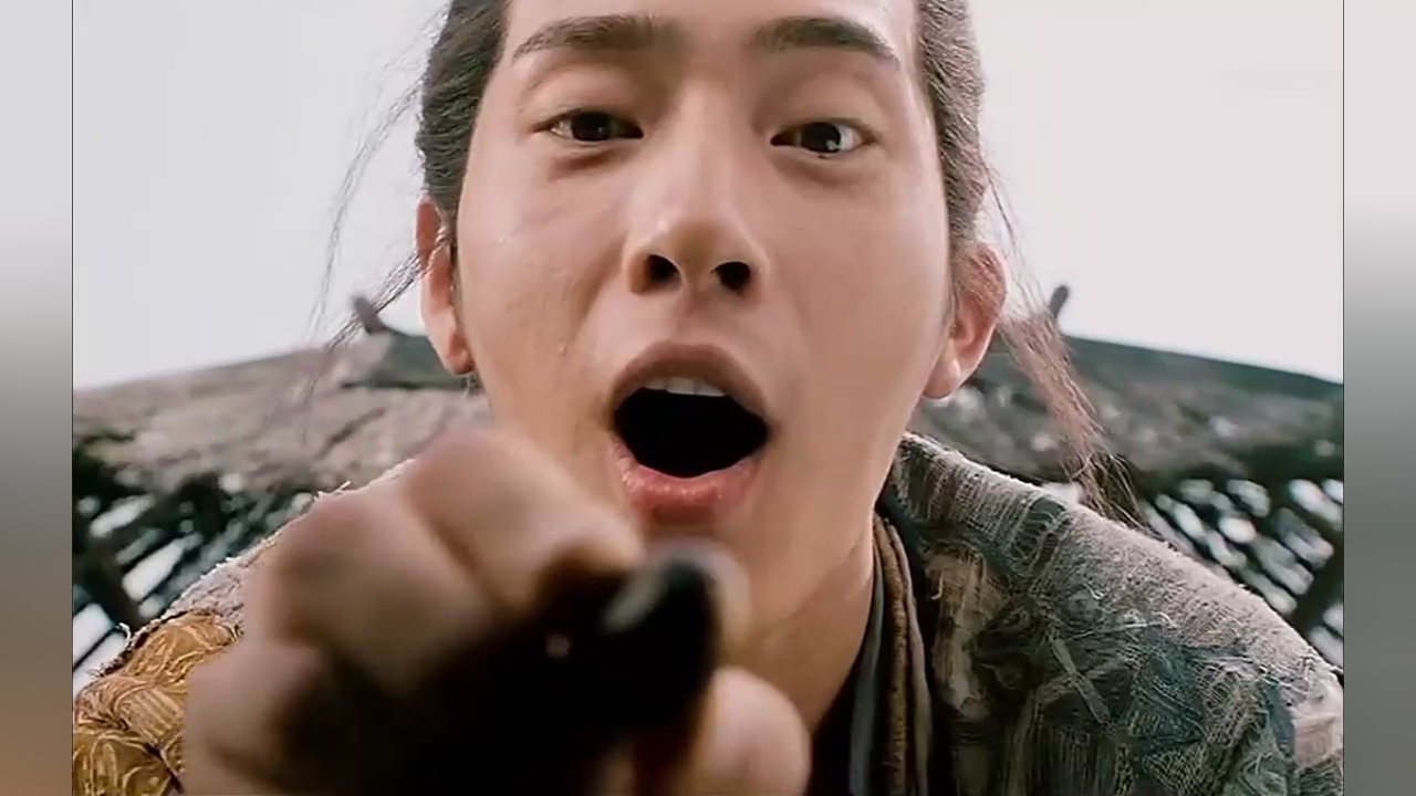 胡巴还没满月就被爸爸妈妈卖掉,太可怜了