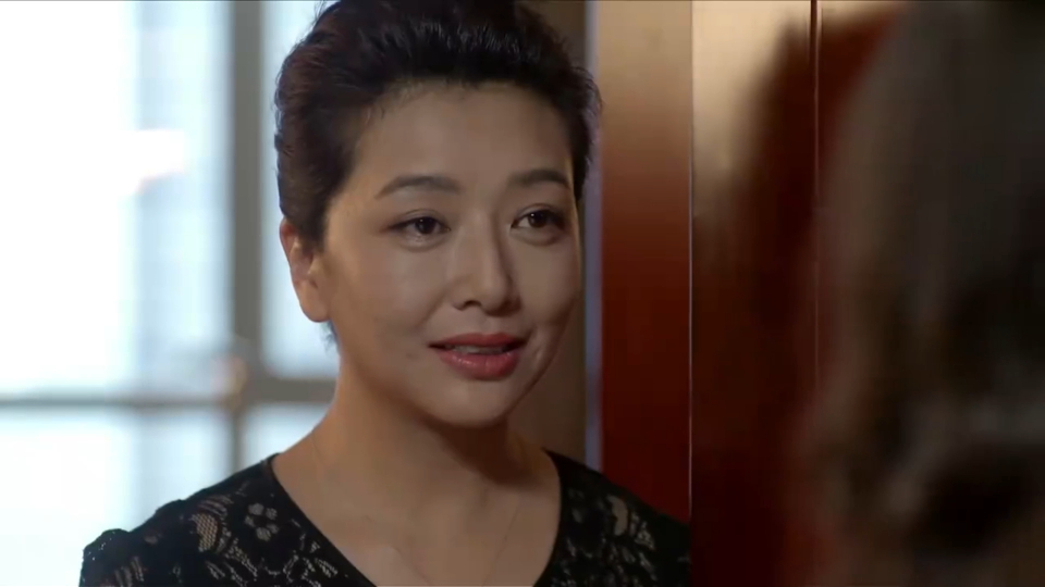 前妻回来求复婚,不料亲女儿霸气护着后妈,亲妈愣了