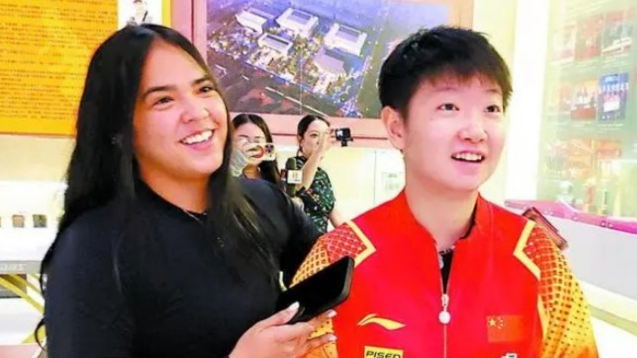 孙颖莎散装英语又上线!回正定遇好友迪亚兹,相约wtt中国大满贯