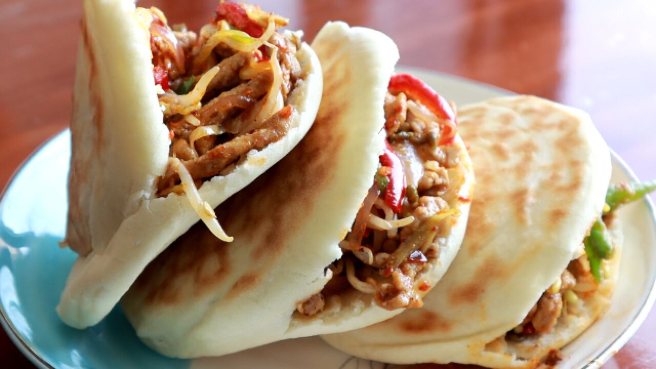 陕西特色孜然肉夹馍,做法和配方告诉你,学会自己在家就能做