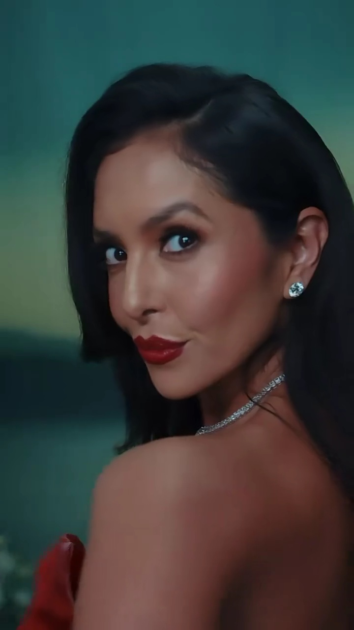 瓦妮莎参加慈善机构baby2baby庆祝晚宴个人写真,真是太美啦!