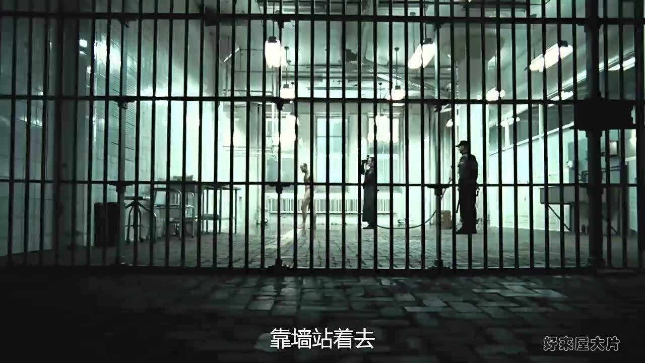 杰森斯坦森进监狱体检这身材对得起硬汉这个称号