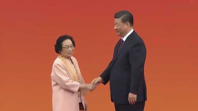 他们才是真正的明星!转发!为共和国勋章获得者——屠呦呦!