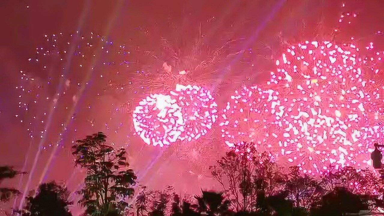 深圳人才公园国庆烟花晚会