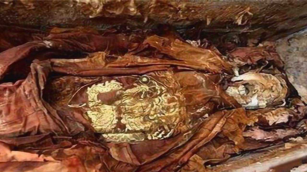 大明万历皇帝梓棺被开启无数珍宝现世皇冠最为抢眼