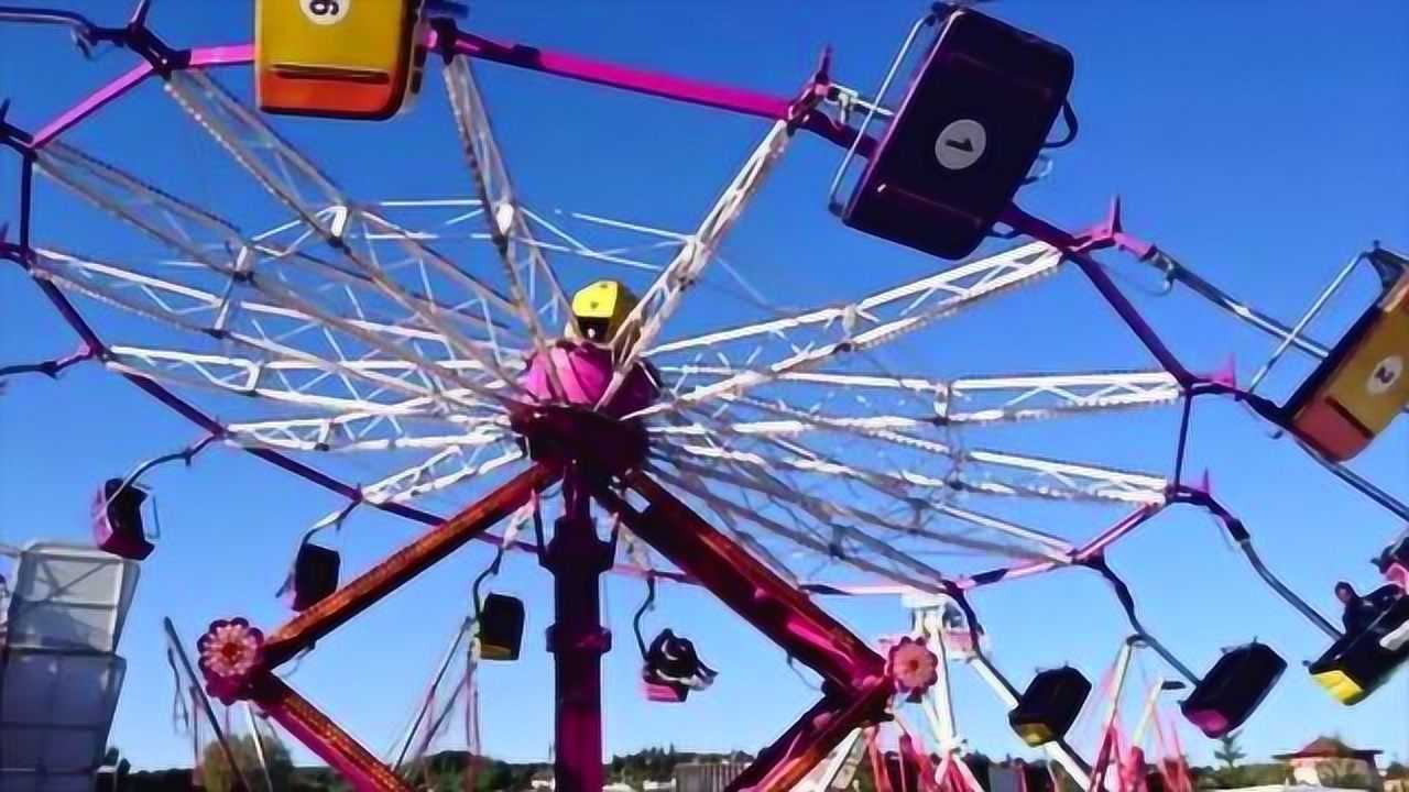 可怕!旋转飞椅机械臂折断 游客从15米高空飞出