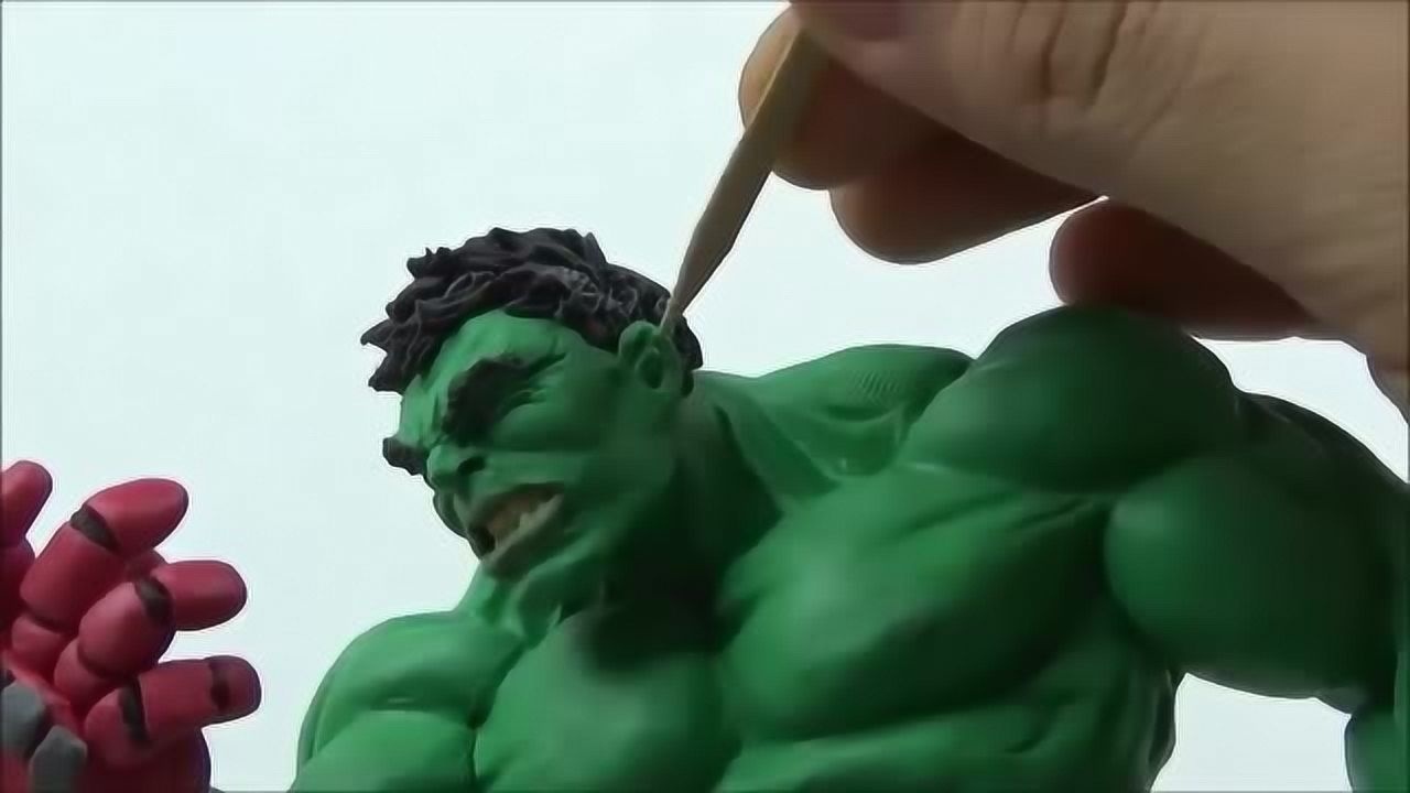 手办:橡皮泥打造动画角色绿巨人,你喜欢吗?