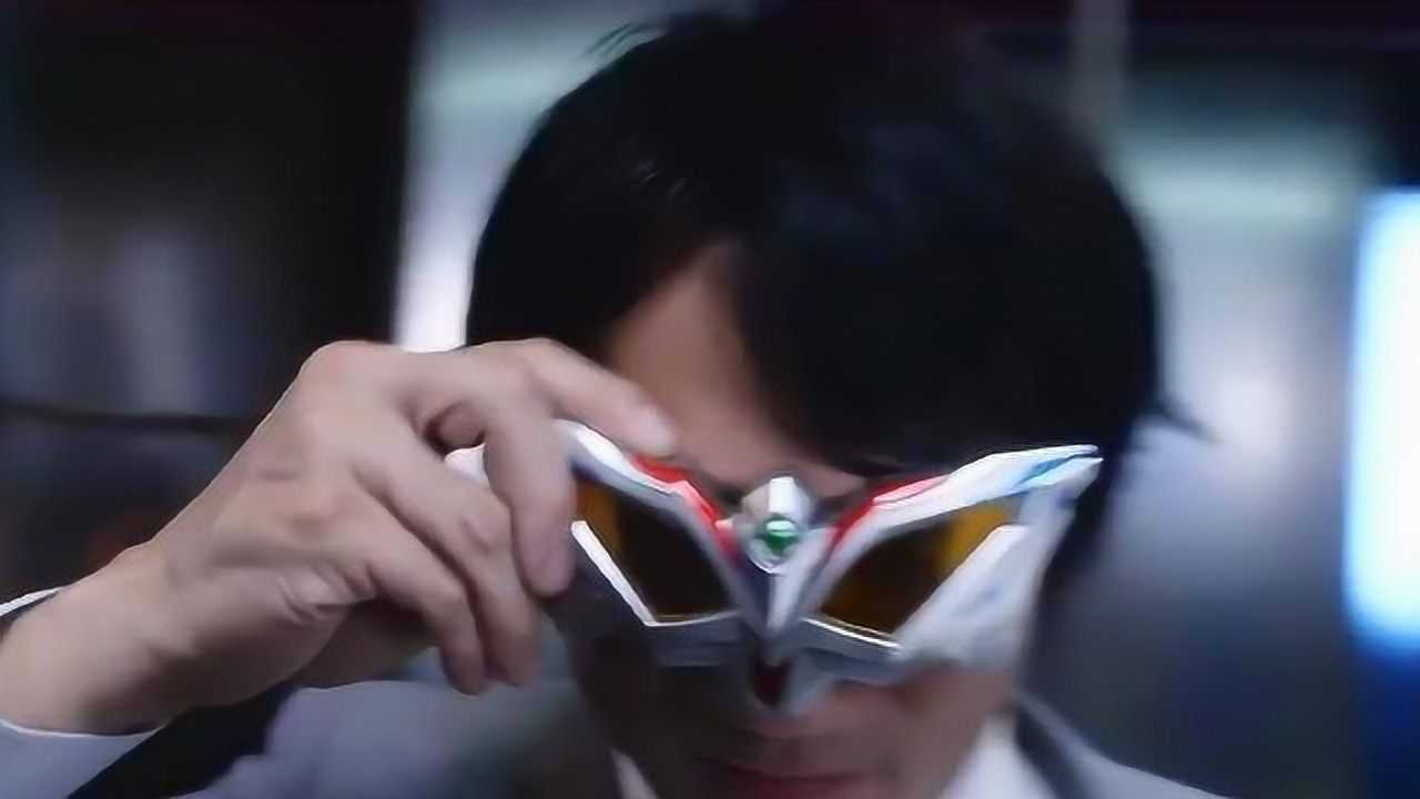 捷德奥特曼已经过了20小时令人先生赶紧变身成赛罗来到月球