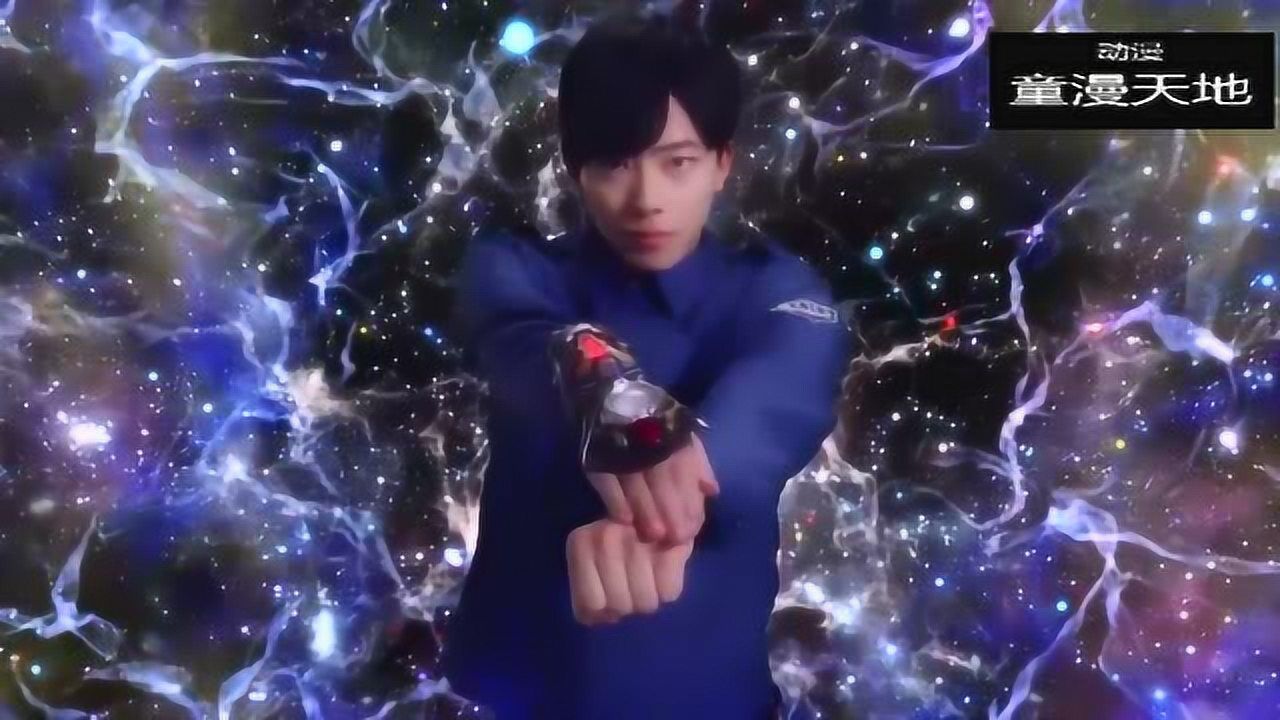 风马的光线是奥特曼里最与众不同的,变形成手里剑飞镖了!