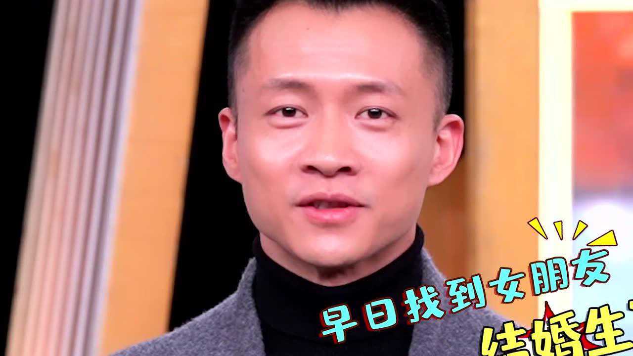 演员唐曾狂立新年flag