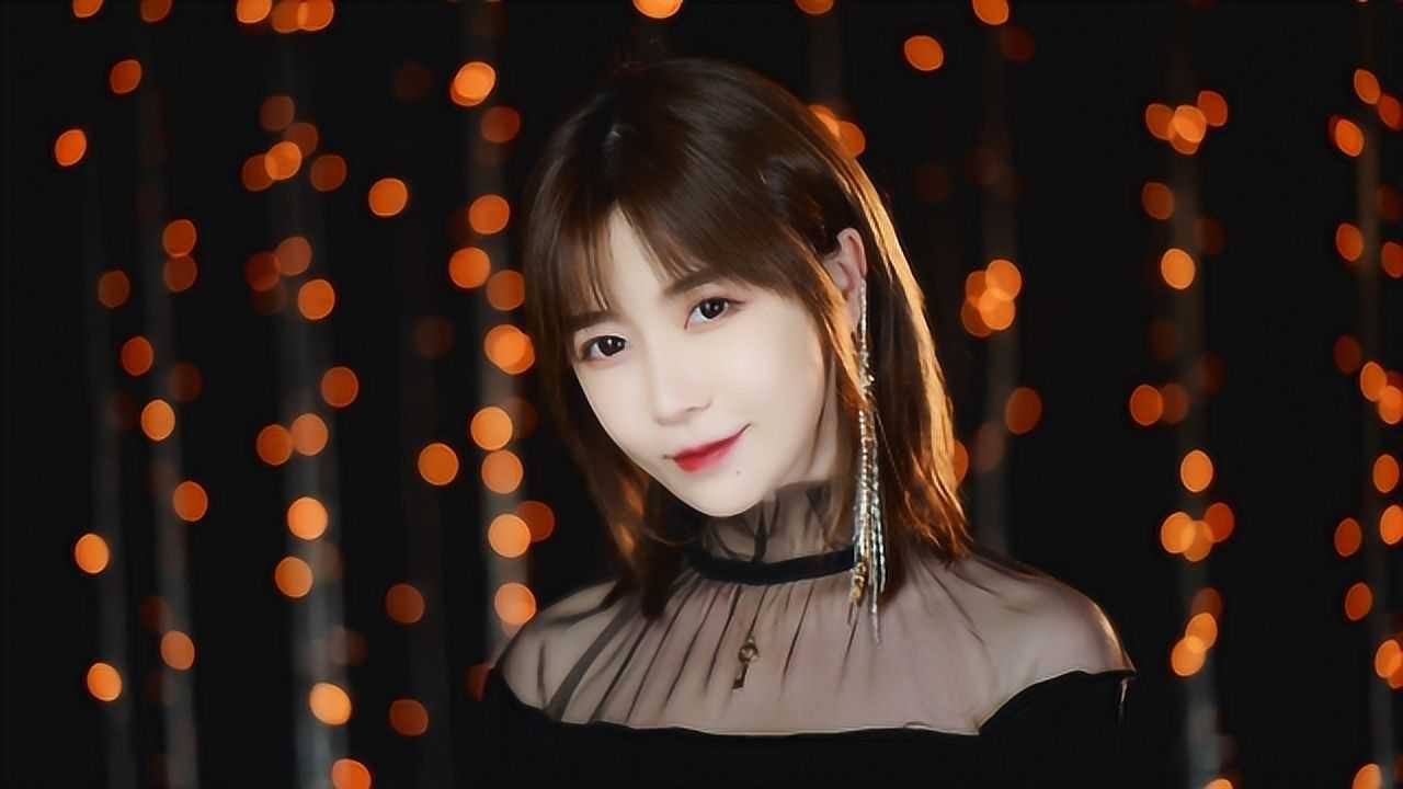 女生一首火红的萨日朗嗓音甜美撩人听得心都化了