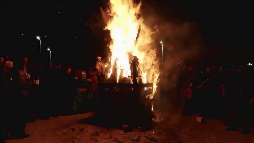 内蒙古小年办祭火仪式，7千人争食祭火膳