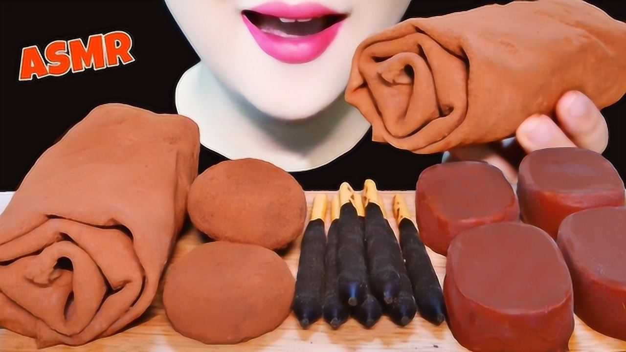 吃播：小姐姐吃巧克力甜品，看样子就很美味_高清
