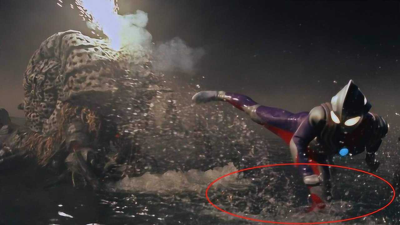 奥特曼5大穿帮怪兽皮套里面居然露出来了人类的眼睛