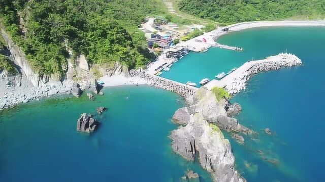 指尖上的风景:绿山蓝海