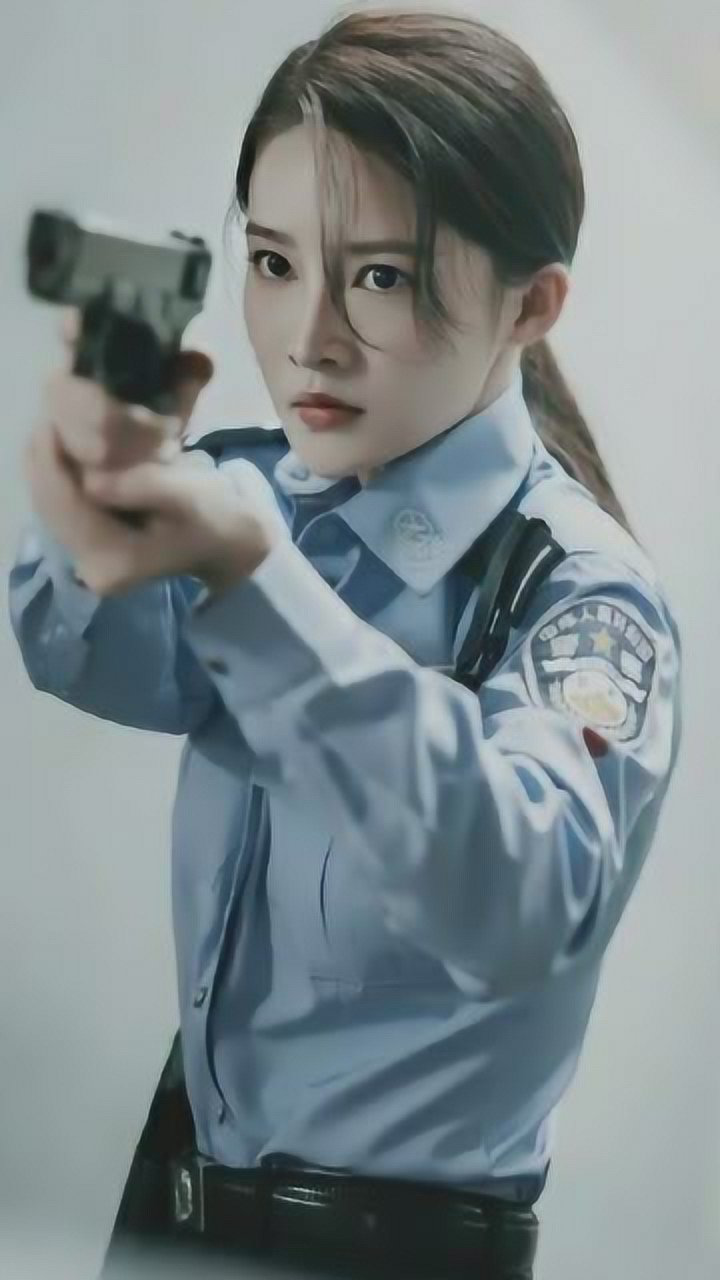 电视剧亲爱的戎装官宣主演黄景瑜和李沁军人与军医的故事