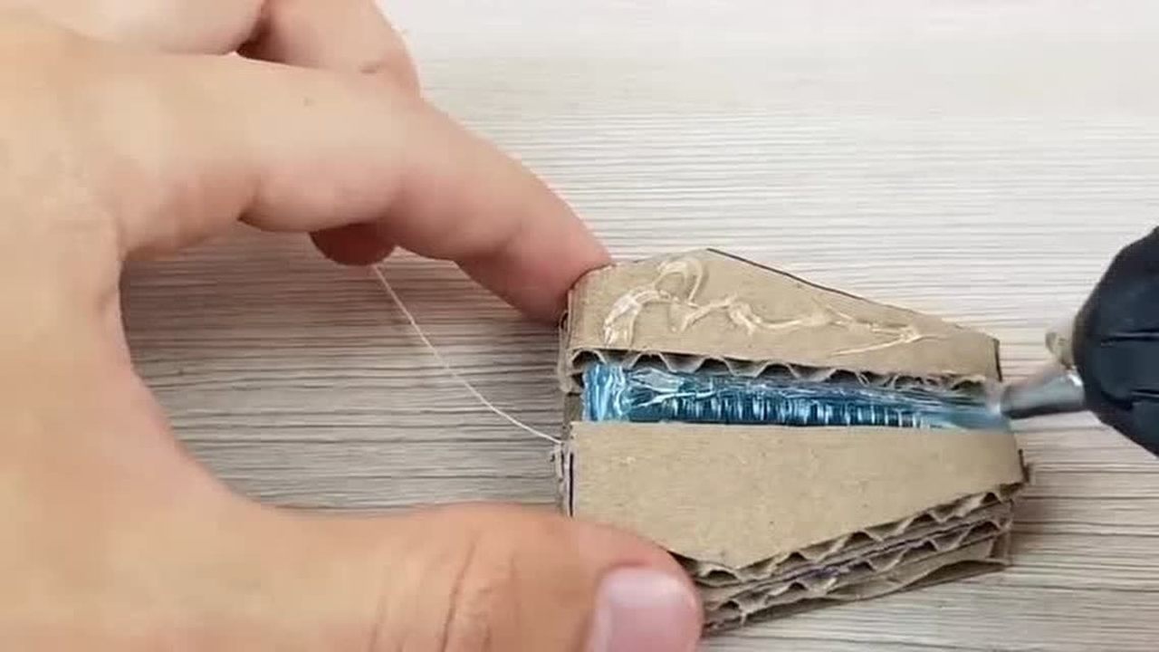 自制手工创意手工手工制作蜘蛛侠的"蛛丝发射器" 动动手臂发射蛛丝