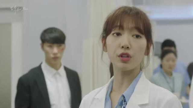 韩剧《Doctors》朴信惠帅气打戏,把黑帮们打趴下