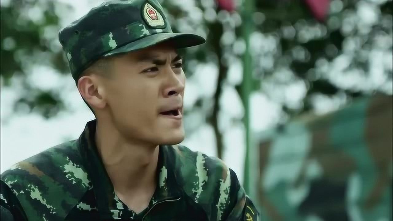 利刃出击罗霄因受不了训练竟躺在地上装晕怎料师傅竟给他做人工呼吸
