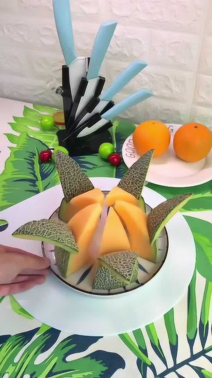 哈密瓜的切法摆盘家里来客人拿出来绝对有面子