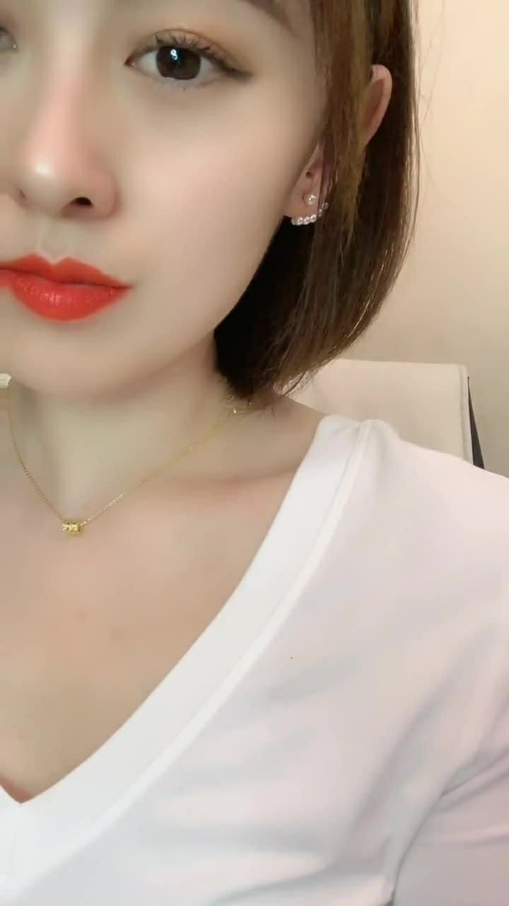 只露半张脸也足够显出我的魅力