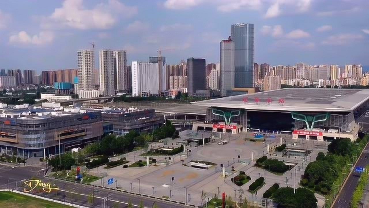 成都真是一个巴适安逸的地方航拍四川成都东站太美了