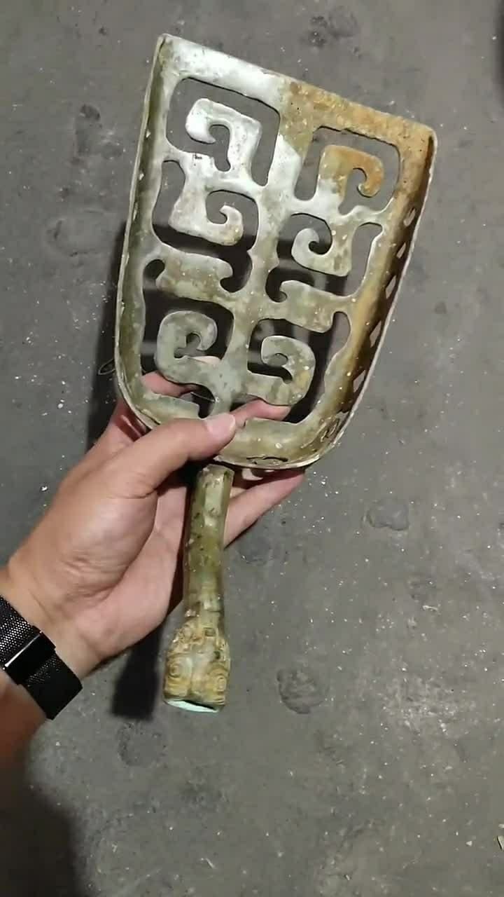 这是古代大户人家的炒菜铲子,看着挺豪气,确实不一般啊!