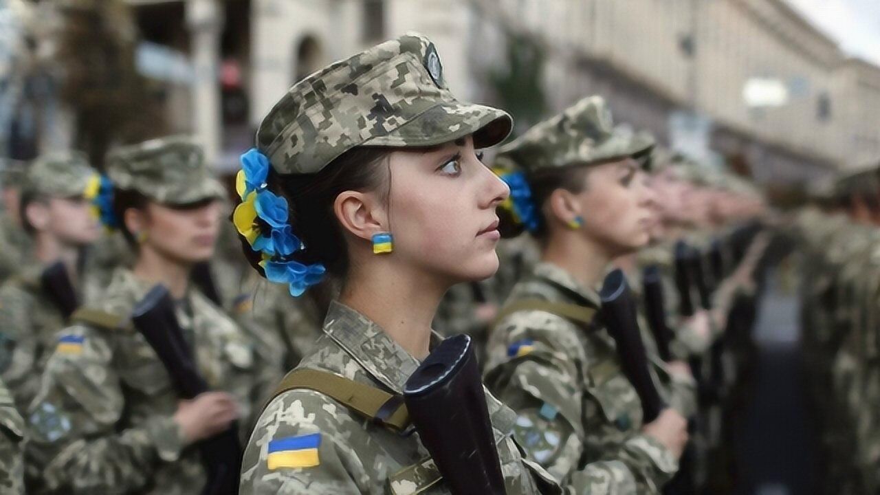 乌克兰高颜值女兵图片